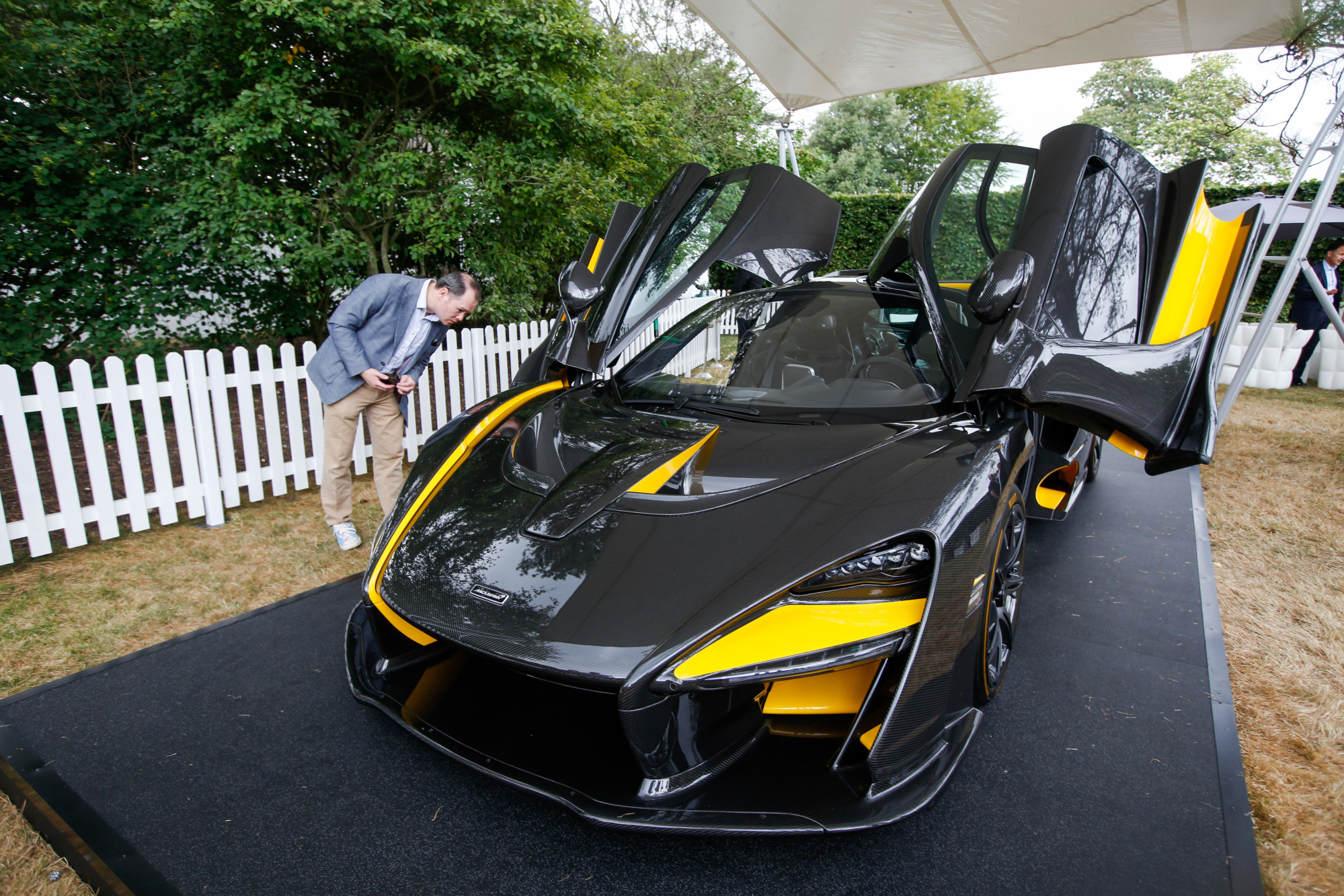 McLaren’s $1 Million Senna Supercar Recalled Over Fire Risk - Bloomberg