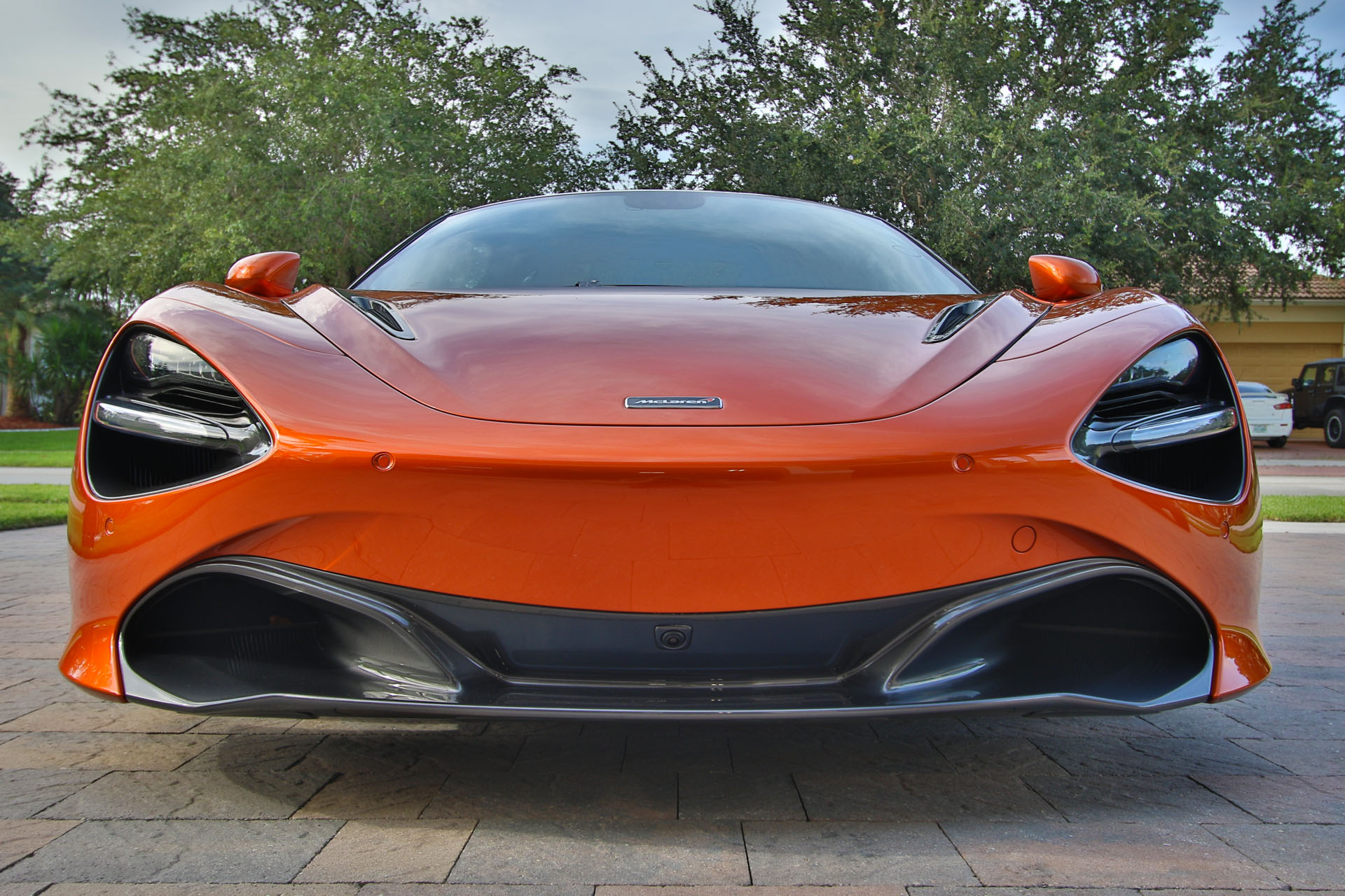 McLaren 720S in Azores Orange