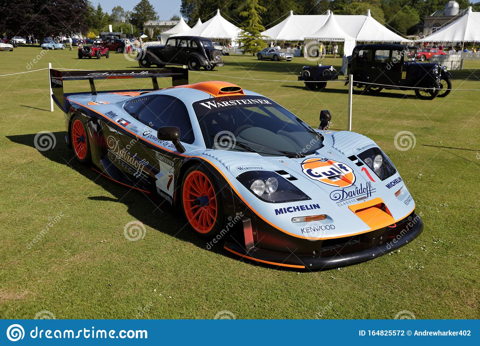 A McLaren F1 GTR Racing Car Editorial Photography - Image of house