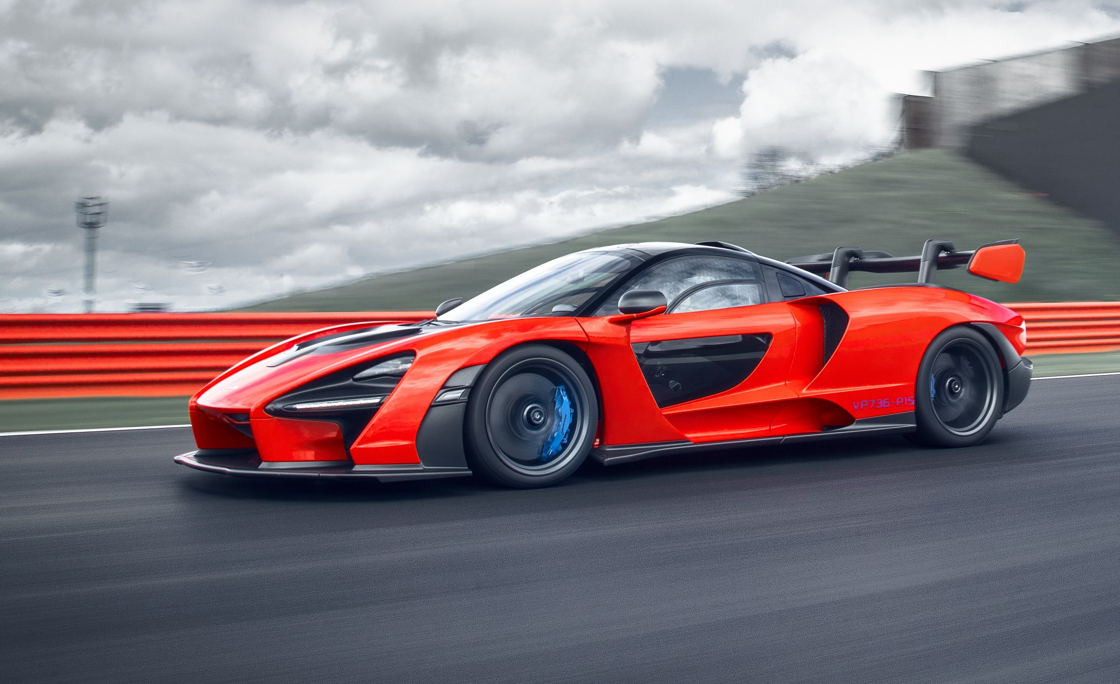 McLaren Senna Reviews | McLaren Senna Price, Photos, and Specs | Car